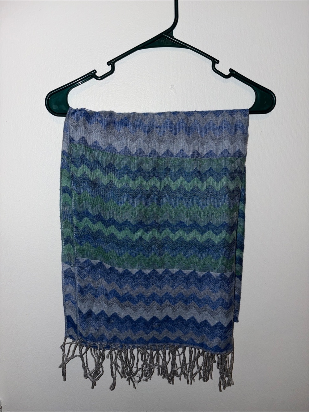 Women’s Chevron Knit Fringe Scarf  - Blue & Green